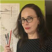 Bonjour, j’ai une maîtrise de FLE et j’ai une expérience de 5 ans dans l’enseignement du FLE, mais je peux également enseigner le français à des francophones (jusqu’au collège / lycée). Je fais de l’enseignement à distance, exclusivement